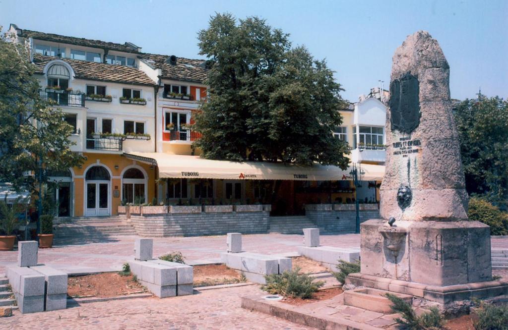 Hotel Varosha Loveč Exteriér fotografie